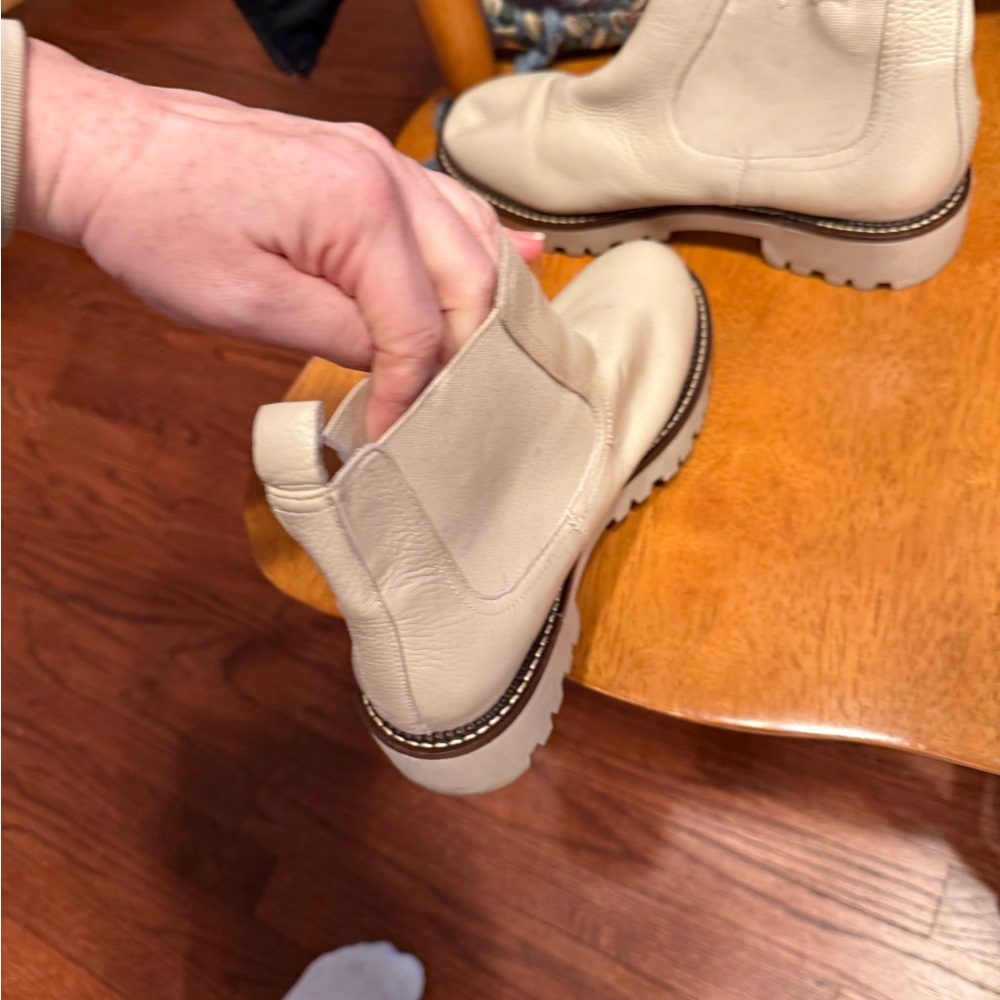 Caslon Waterproof Women's Cream Ankle Boots - Picture 5 of 7